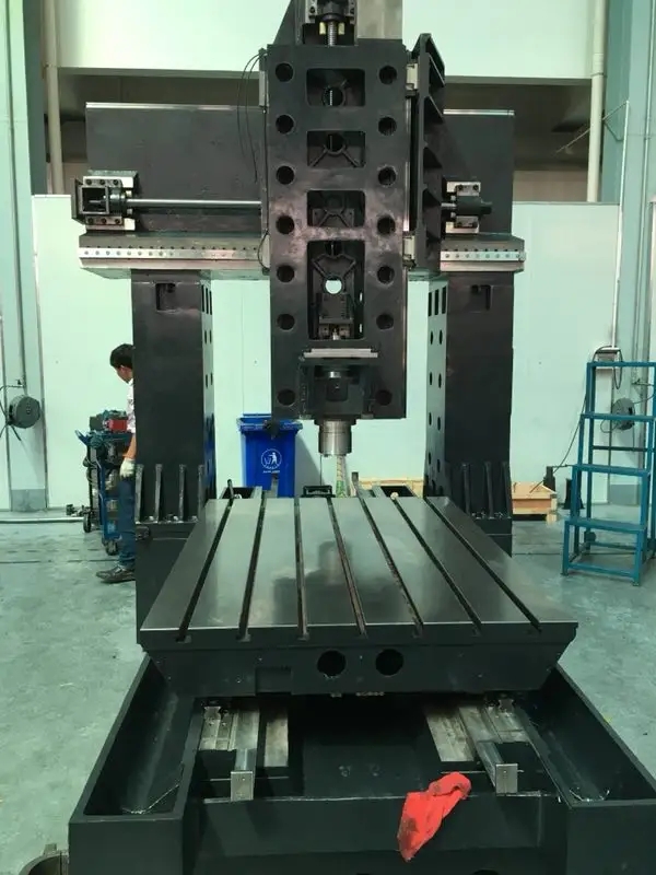 龍門(mén)雕銑床光機